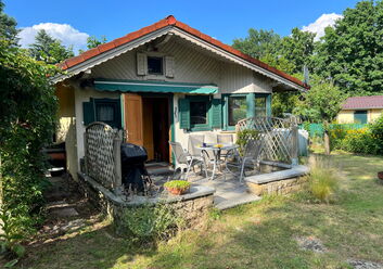 Wochenendhaus bei Rüdersdorf umgeben von Wald und Wiesen